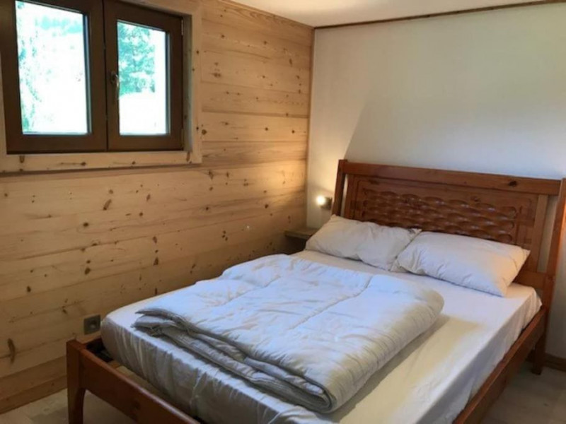 Chalet Ecureuil, sleeps 10, bedroom, Châtel Reservation