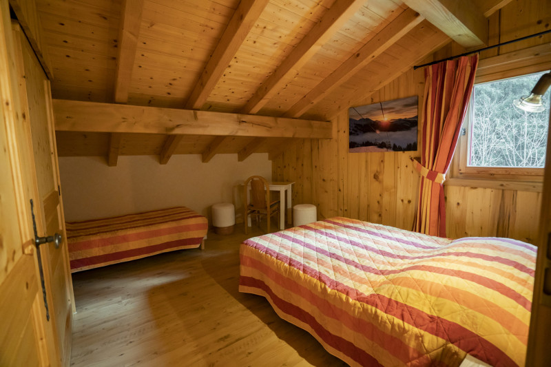 Chalet Fifine, Bedroom two beds, Châtel Mountain Chalet