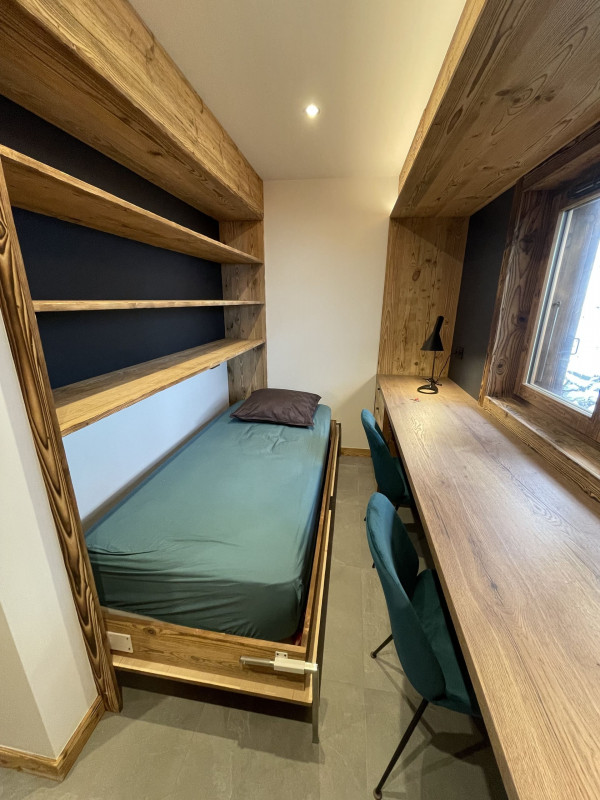 Chalet l'Alpaga, Office area with fold-down bed, Châtel Portes du Soleil