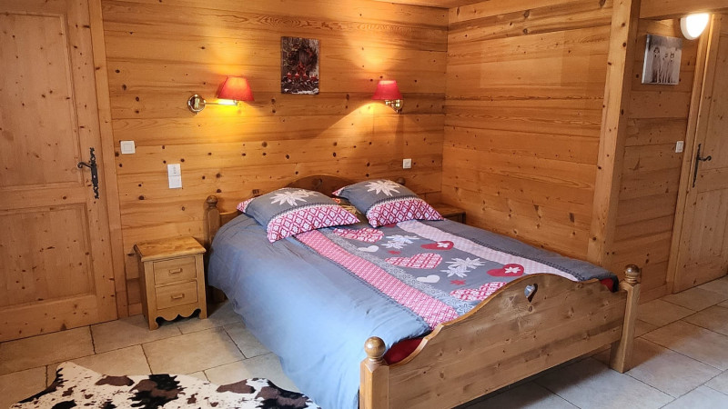 Chalet l'Edelweiss, Apartment in the chalet, Bedroom double bed, Châtel Haute-Savoie