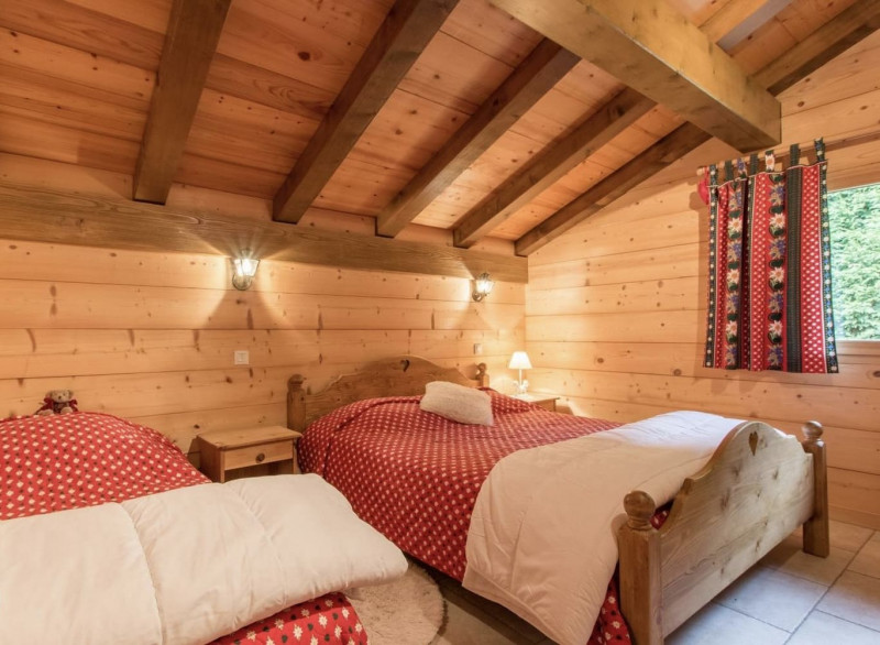 Chalet l'Edelweiss, Chambre lit double + lit simple, Châtel Location de ski