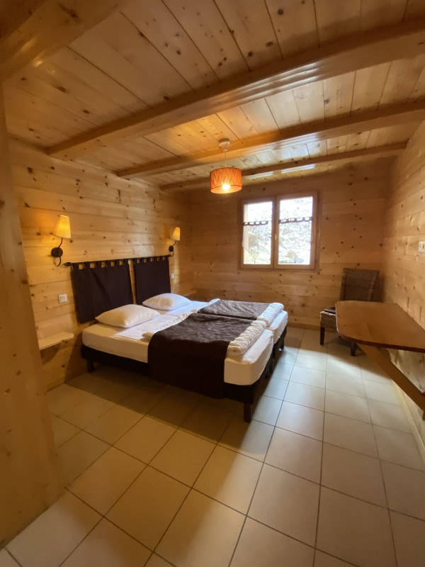 Chalet Le Cerf, Chatel, Bedroom 2 single beds, Northern Alps 74