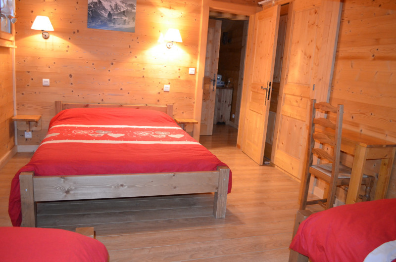 Chalet Le Ramoneur Savoyard, Bedroom 1 double bed + 2 single bed, Châtel 74