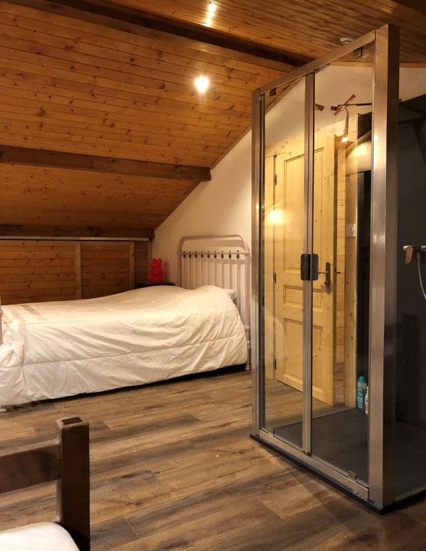 Chalet Les Lilas, Bedroom 4 beds with shower, la Chapelle d'Abondance Valley
