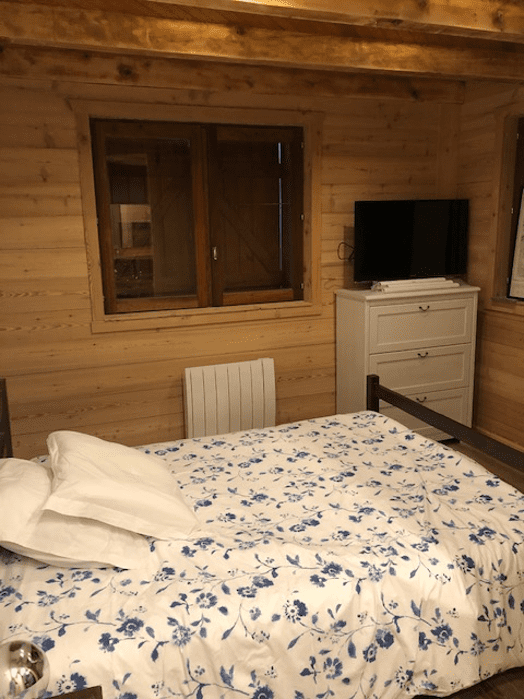 Chalet Les Lilas, Ground floor bedroom, la Chapelle d'Abondance Ski holidays