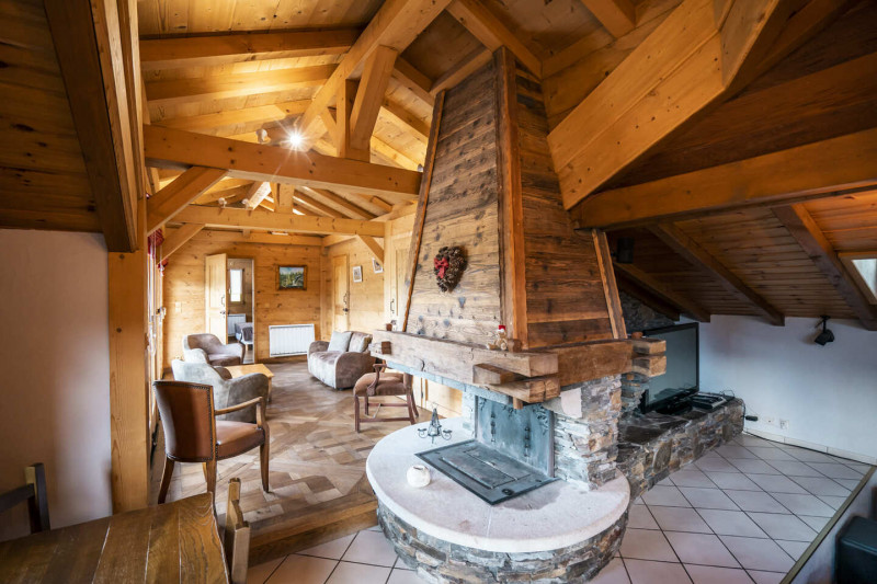 Chalet Lou Bochu, living room with fireplace, Châtel vallée d'Abondance