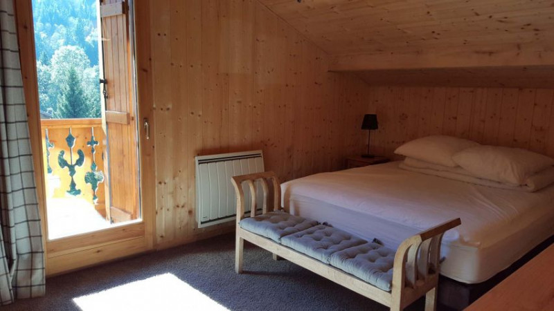 Chalet Namalou, Bedroom double bed, Châtel Mountain