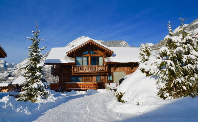 Chalet Roche Alpine, Chalet in winter, Mountain village