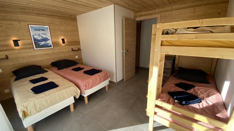 La Ferme de Delphine et François, 6 personnes, chambre 4 personnes, Châtel Réreservation