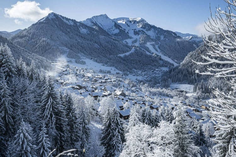 Le village de Chatel est situé à 1200m d'altitude