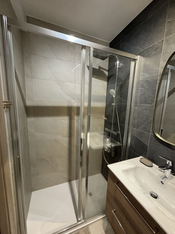 Résidence Thélème, Appartement 501, Salle de douche/WC, Châtel